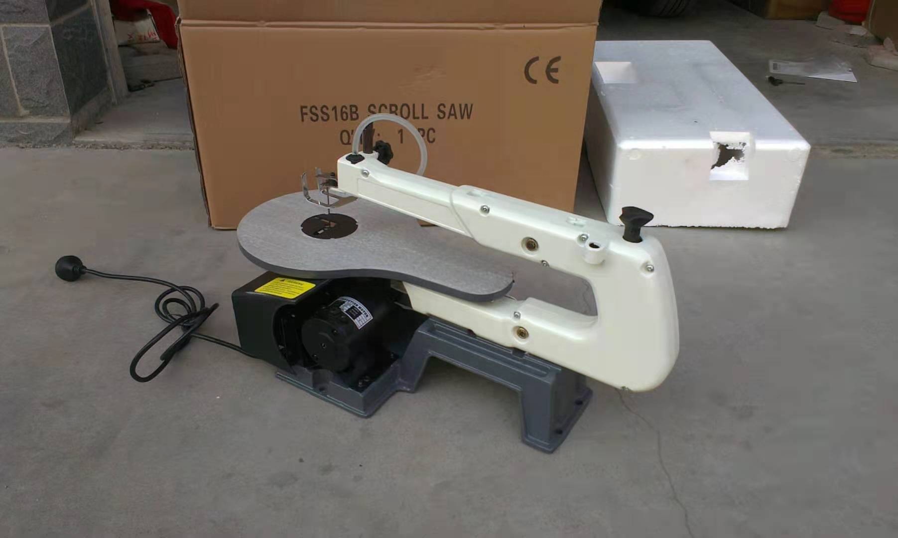 Wood Cutting Industrial Deskto - đánh giá và giá Woodworking Saw